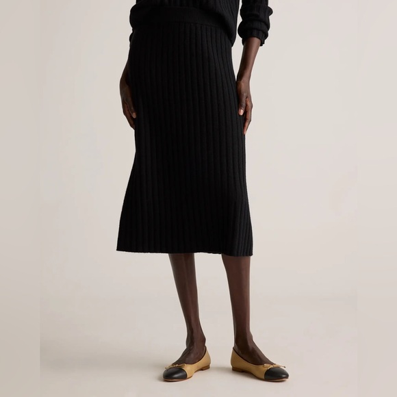 New Quince Mongolian Cashmere Ribbed Midi Skirt Black Women’s Medium NWT - Picture 1 of 6